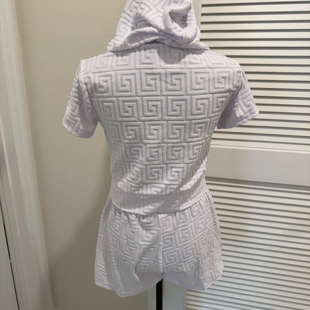 2 piece White Hooded short set with Gold Accents - Picture 5 of 11